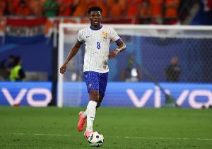 法媒：琼阿梅尼在他的家乡，主持以其名字命名的体育场的揭幕仪式